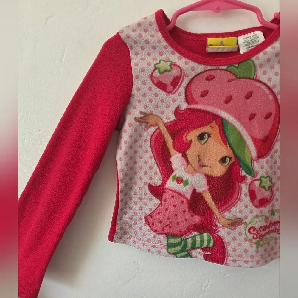 2013 Strawberry Shortcake Girls Pajama Top Shirt Youth Size 4-5 Runs Small Pink